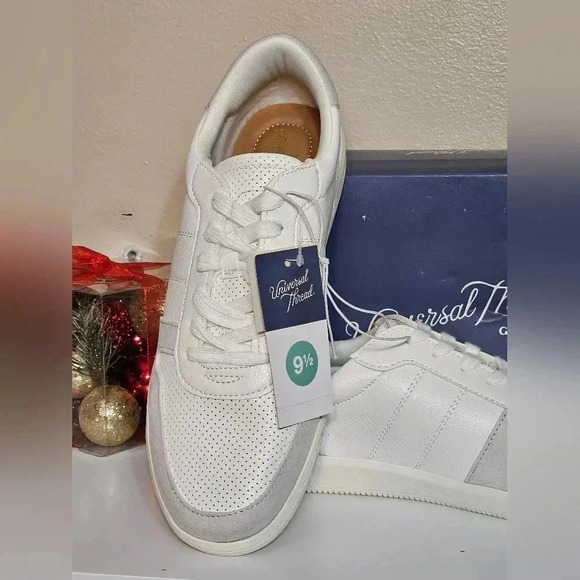 Universal Thread Hal Sneakers white n light gray lady's sizes - Picture 2 of 11
